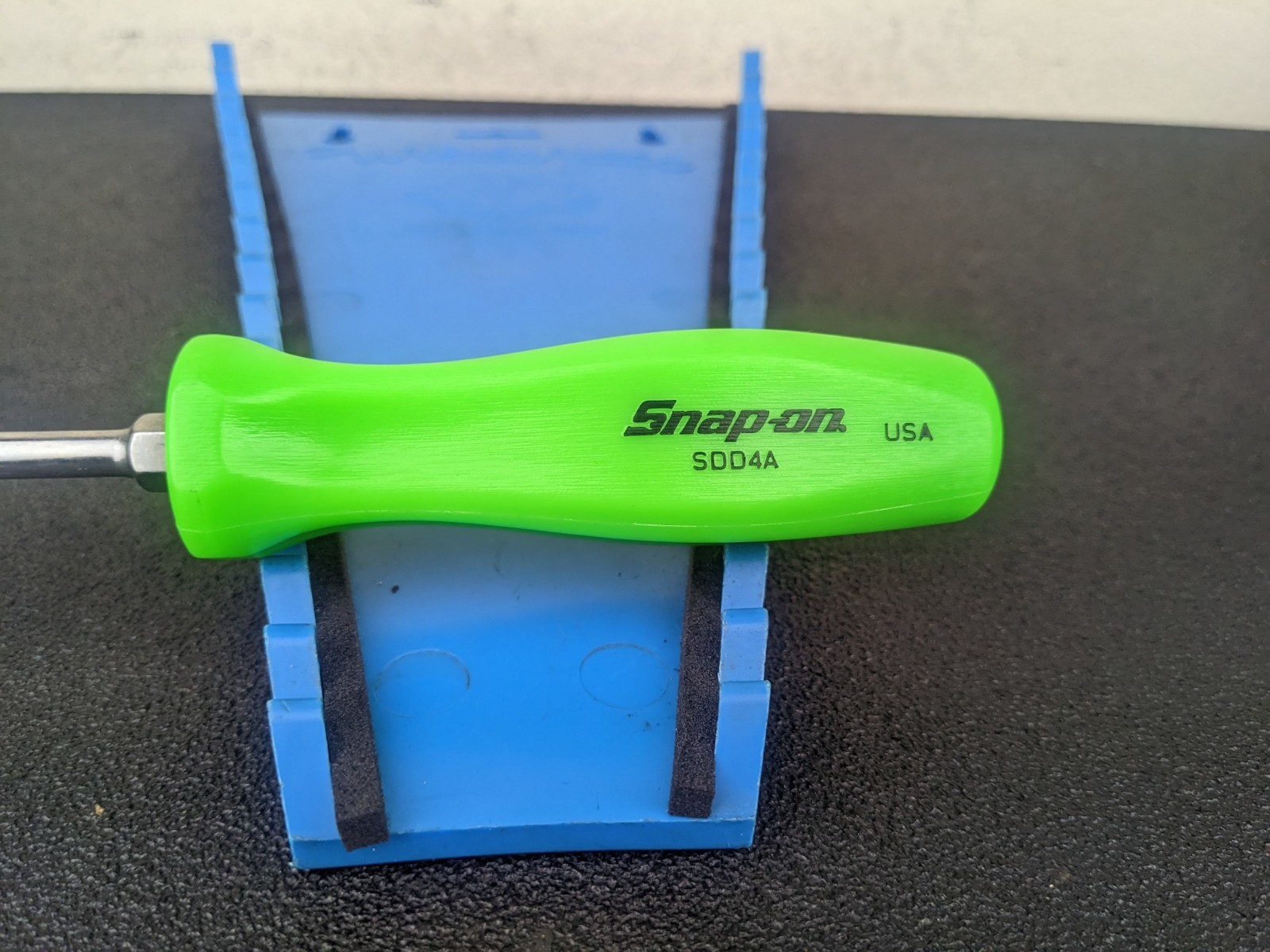 #bp004 Snap-on NEW GREEN CLASSIC Hard Handle 1/4 Flat Screwdriver SDD4A SDD4AG