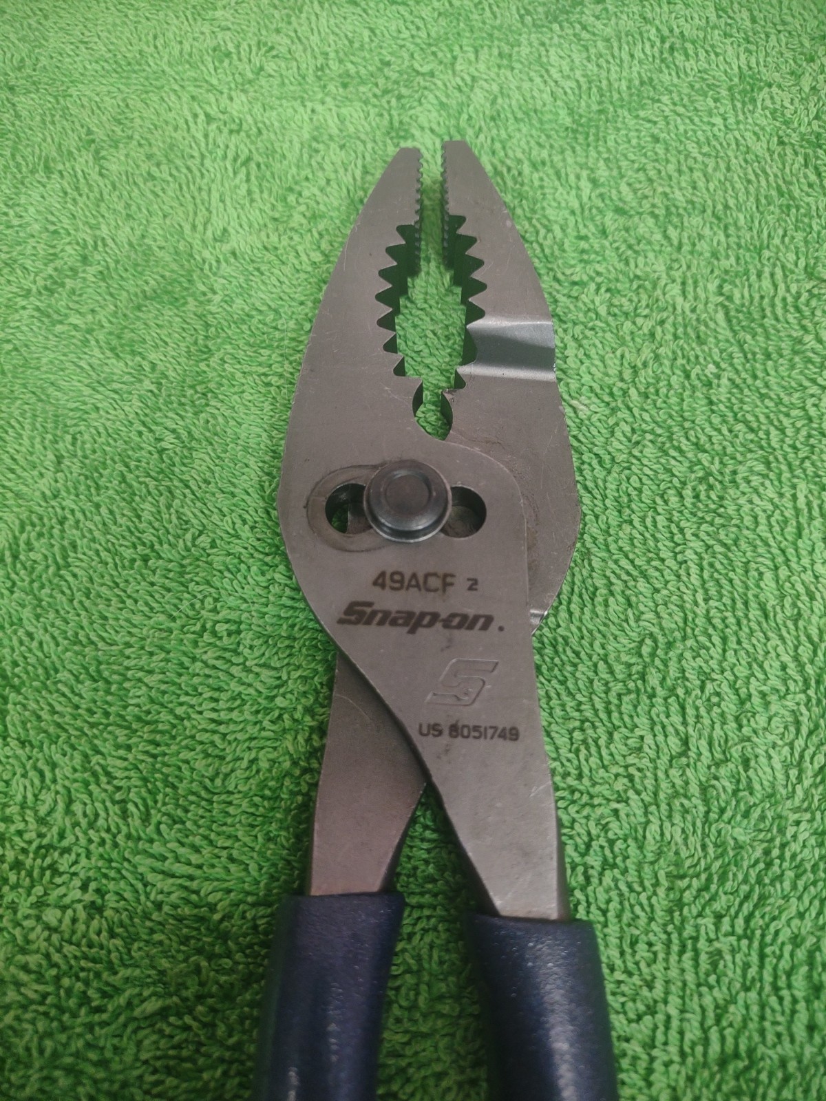 New! Snap-on Tools POWER BLUE 9″ Talon Soft Grip Combo Slip-Joint Pliers 49ACFMB