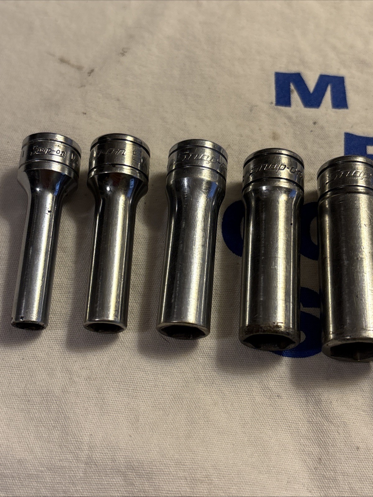 Snap-on Tools USA 3/8″ Drive 6pt 11pc SAE Deep Chrome Socket Set 211SFSY