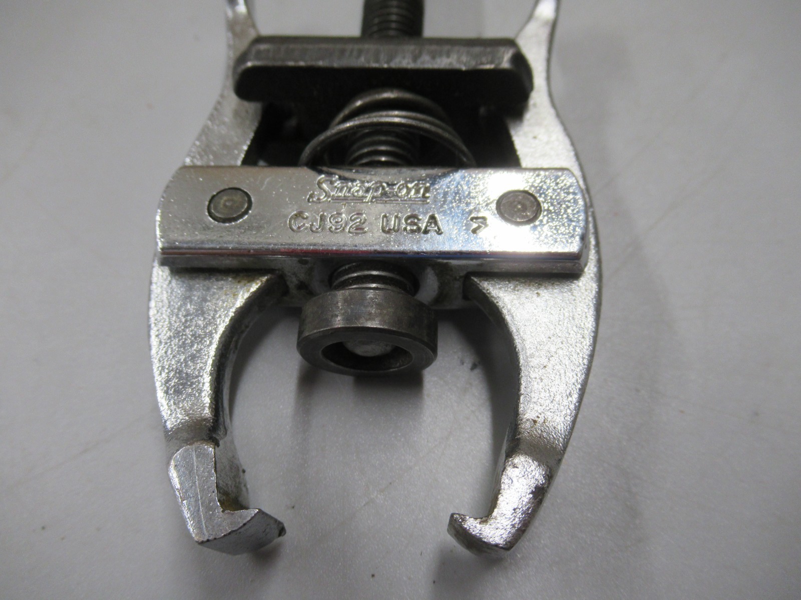 Snap-on Tools USA CJ92 USA Post Battery Terminal Small Bearing Puller M0847