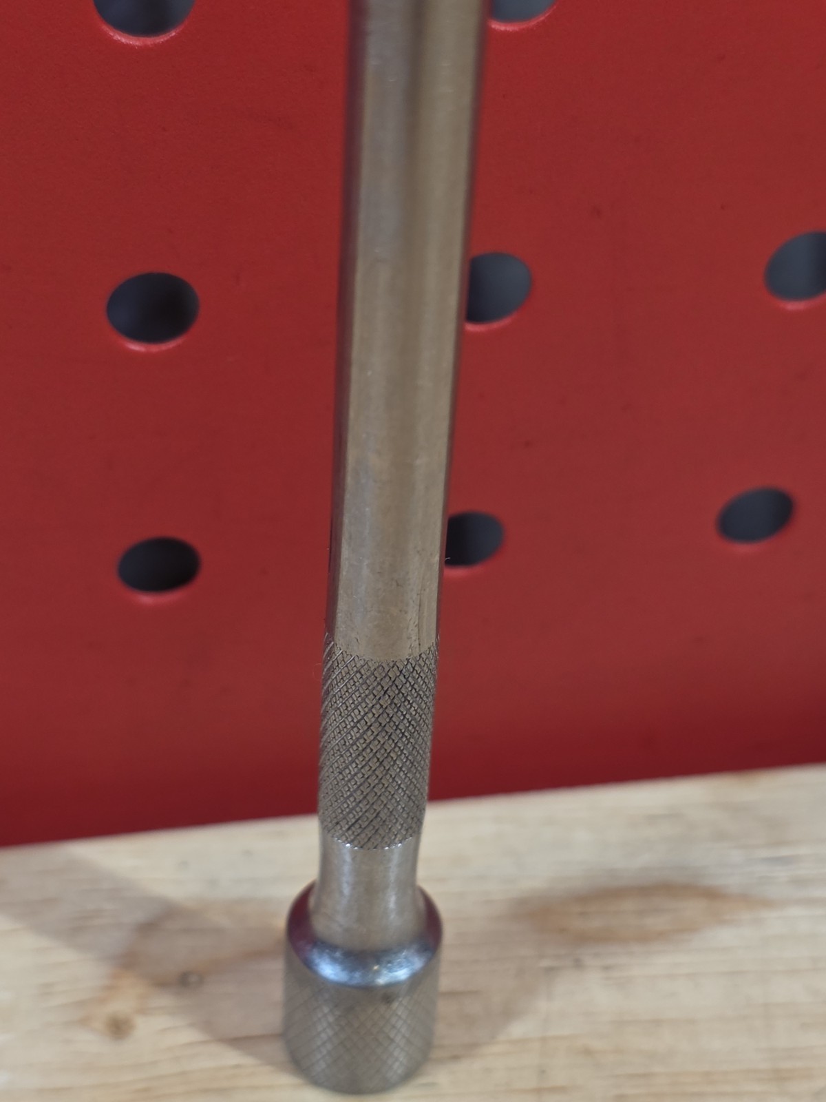 MAC Tools M14EKLQ 14″ Long 1/4″ Drive Knurled Locking Extension