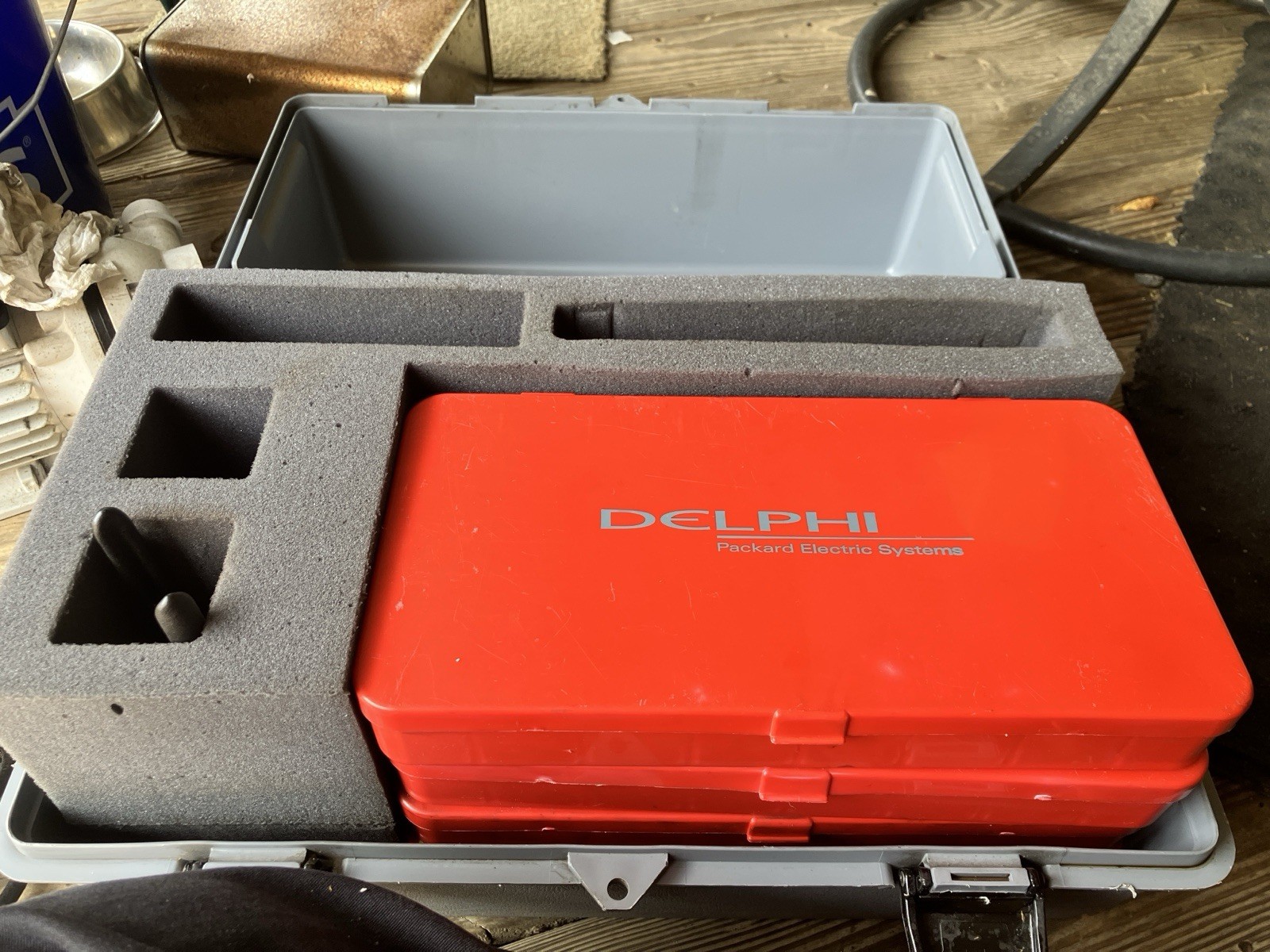 J-38125 Kent Moore 5 trays of Delphi terminals With Crimpers