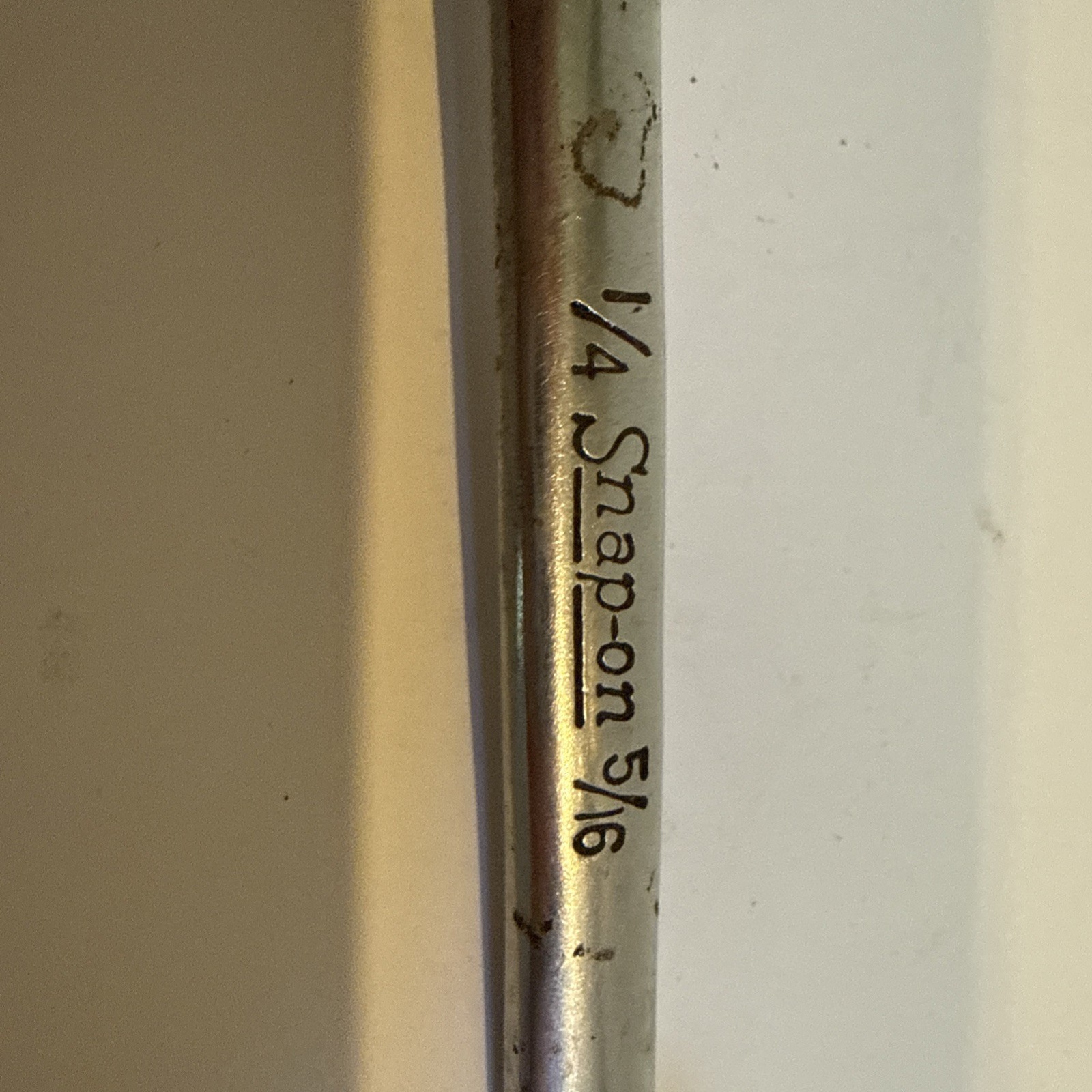 Snap-on USA 1/4 x 5/16″ Offset 6-Point Wrench XS-810-S