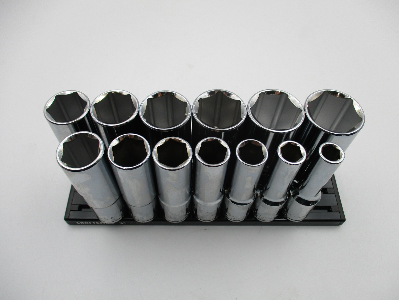 Craftsman 13Pc 1/2″ Drive 6 Point SAE Socket Set on Magnetic Rail CMMT173955V