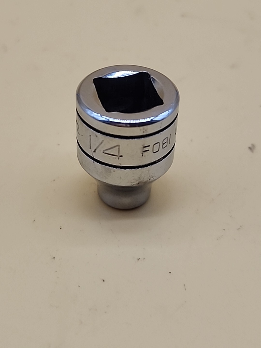 Snap-on Tools F081 1/4″ SAE Flank Drive Shallow Socket 3/8″ Drive 12 Pt USA