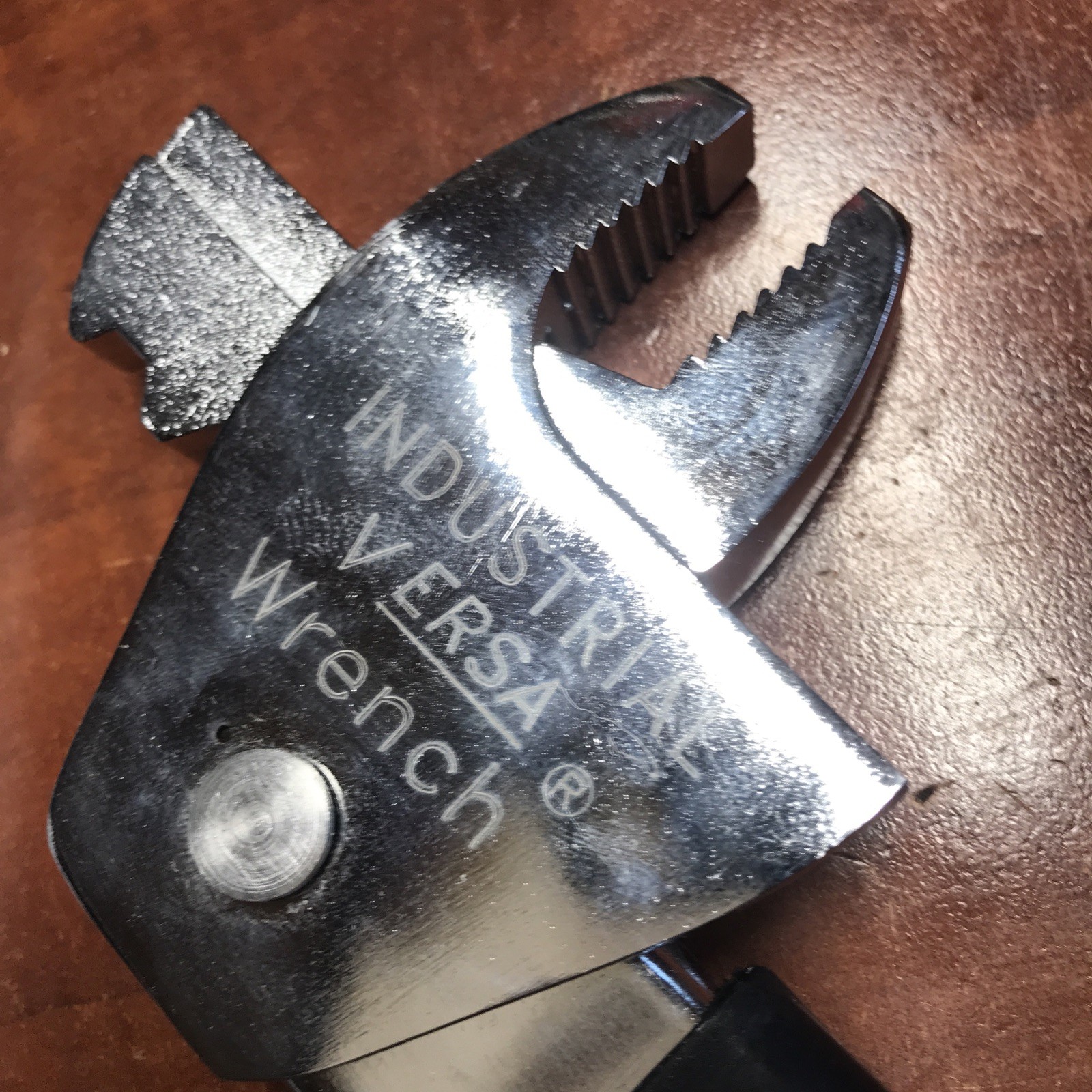 Industrial Versa Wrench 31 Wrenches in 1 Self Adjusting 15-41mm / 5/8″- 1-5/8″