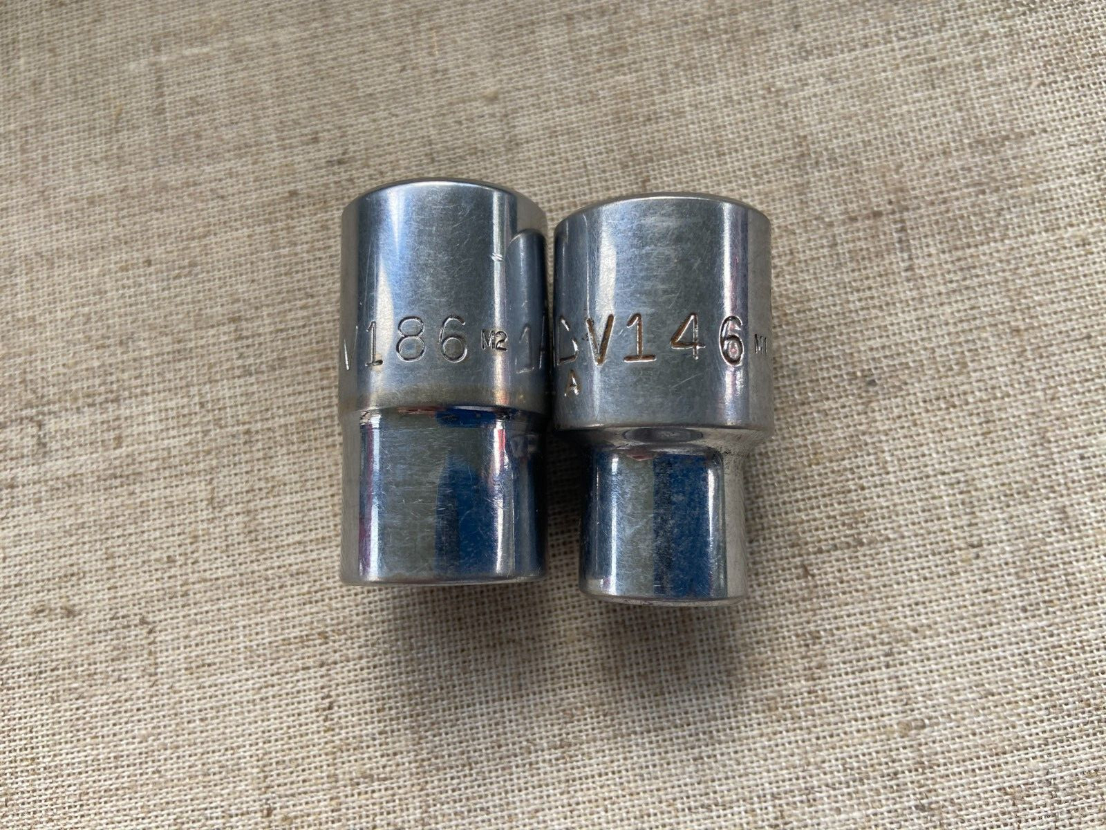 2 MAC TOOL 6PT 1/2′ DRIVE SOCKETS 9/16 V186=7/16 V146 CHROME