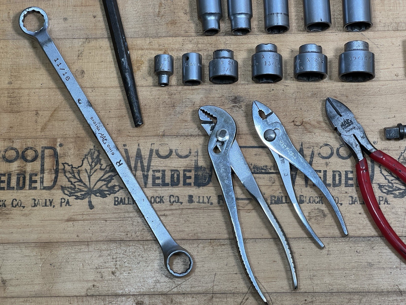 Lot of 25 pc. MAC Tools – Wrenches, Sockets Pliers, Pry Bar, Socket Rack – USA