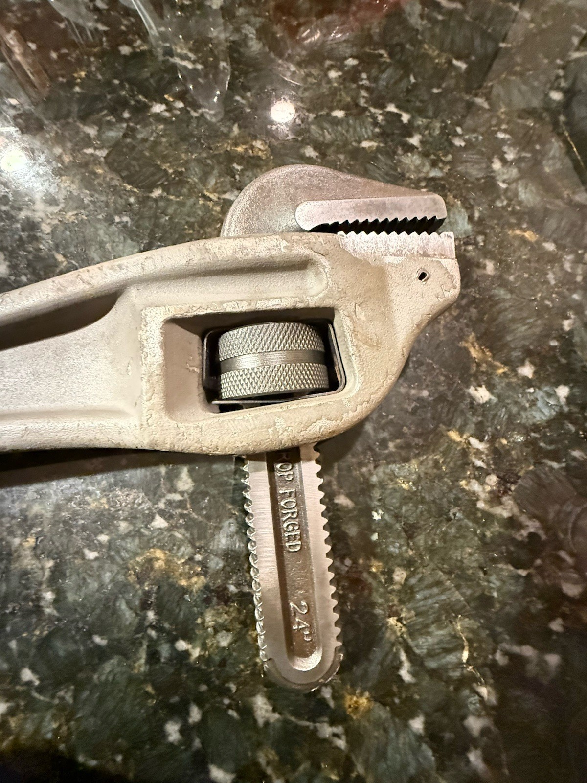 WESTWARD 1XJZ9 24” Aluminum Heavy Duty Pipe Wrench I Beam 3” Serrated Jaw Offset