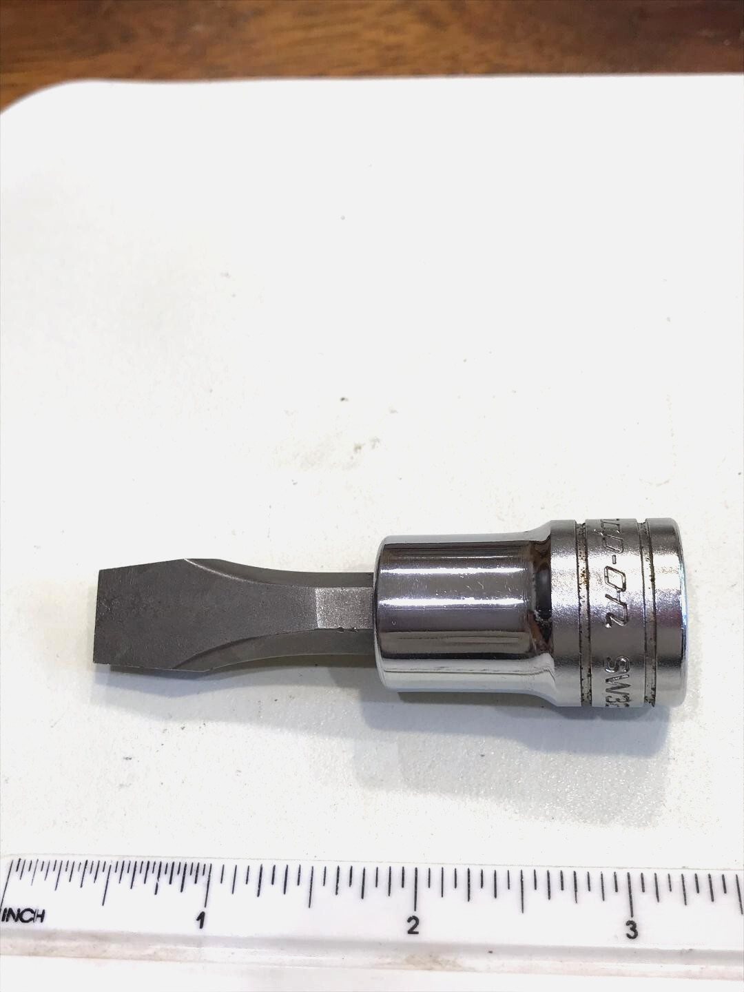 Snap On No. SW32E, 1/2″ Drive 1/2″ Flat Tip/Slotted Screwdriver Socket, USA 1998