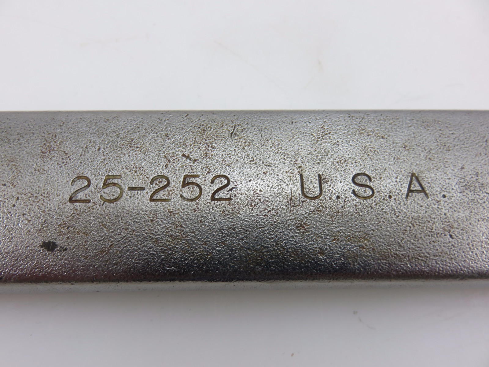 Armstrong 25-252 1 5/8″ Combination Wrench 24″ Long 12 Point Made In USA
