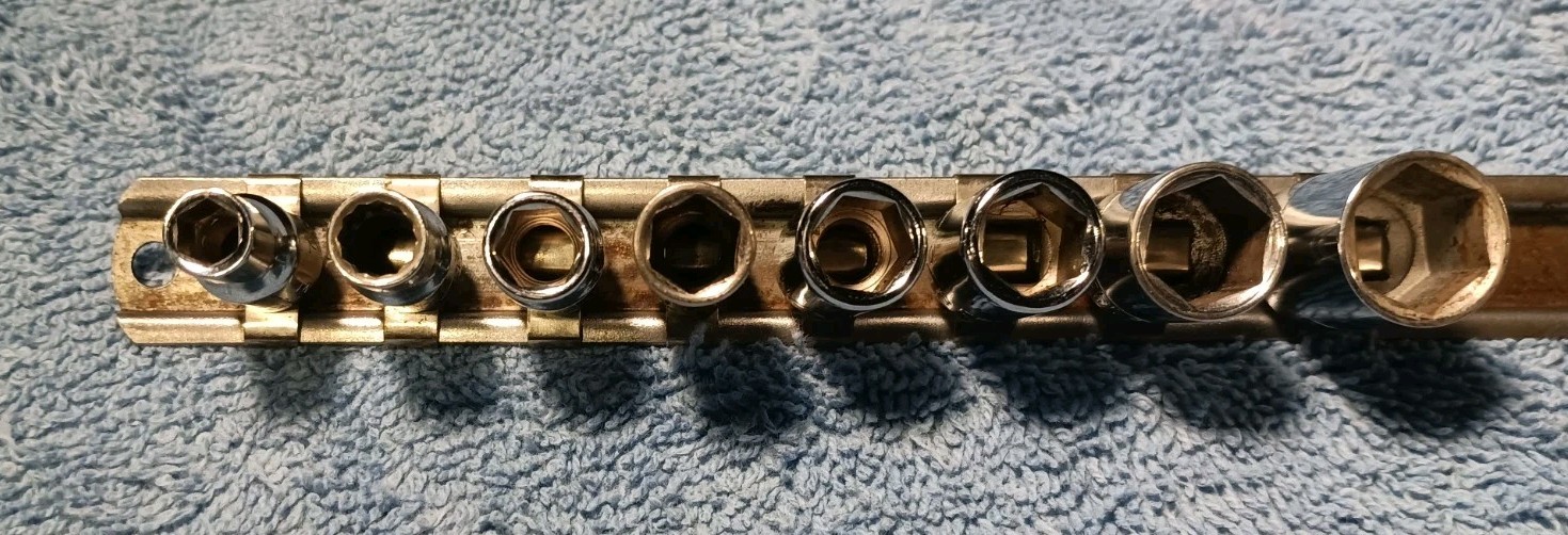 Craftsman (1 Stanley) 1/4″ Dr. 6 Pt. (1 12pt) 8 PC. Socket Set. See Description!