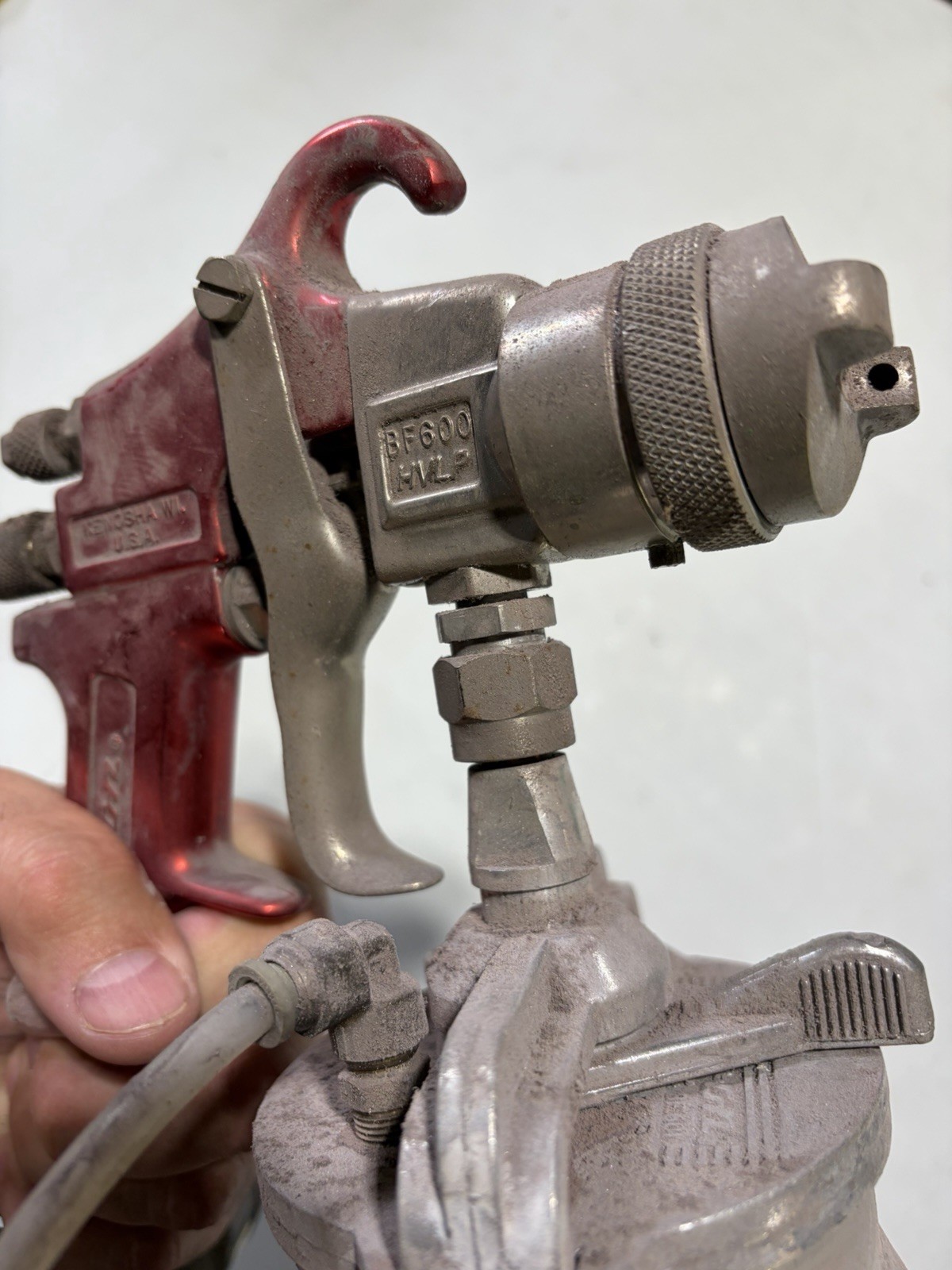 Snap On Tools USA BF600 Red HVLP Paint Spray Gun w/gauge & BF601 Cup *untested*