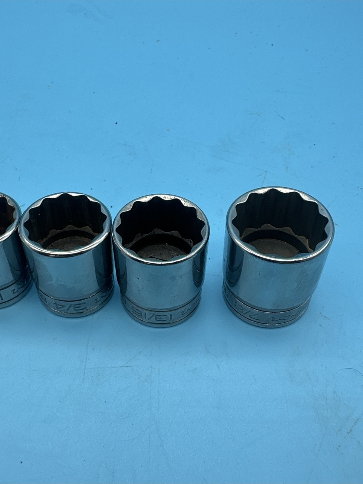 Snap-On Tools Socket Set 3/8″ Drive 1/4″ to 7/8″ 12 Point 12 Pieces