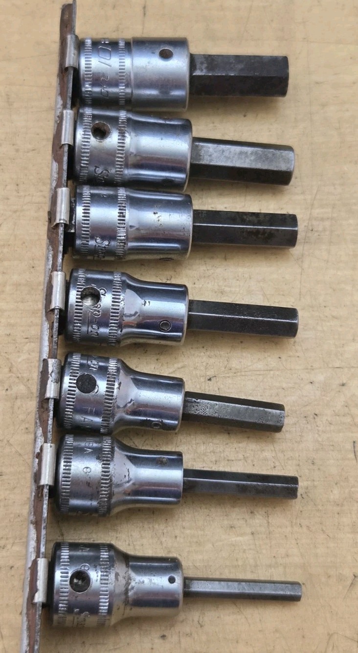 Snap On 207EFAMY – 3/8″ Drive 7 Pc Metric Standard Hex Bit Socket Driver Set