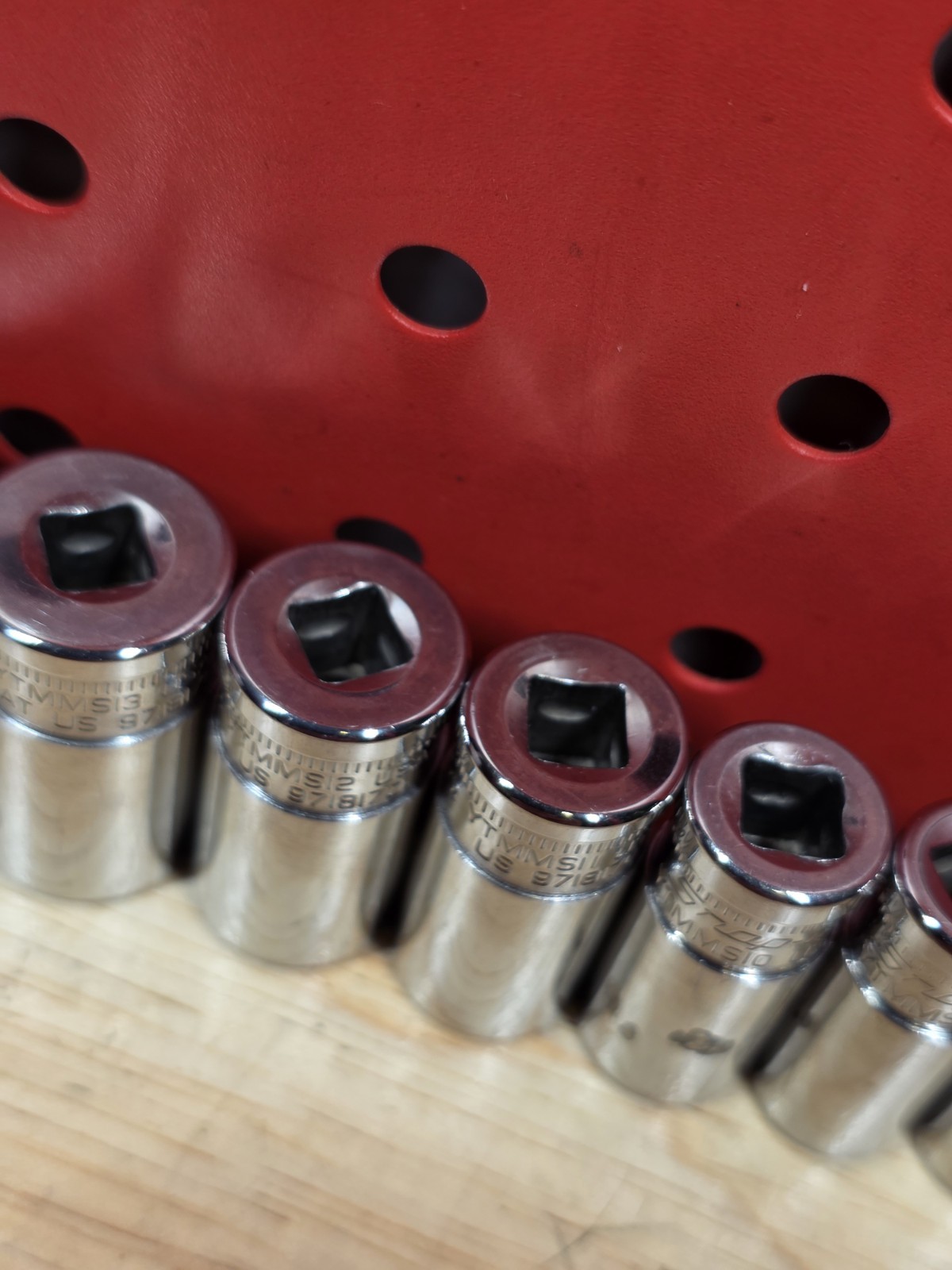 Snap-on 112YTMMSY 5mm-15mm 12-Piece 1/4″ Drive 6-Point Semi-Deep FDX Socket Set