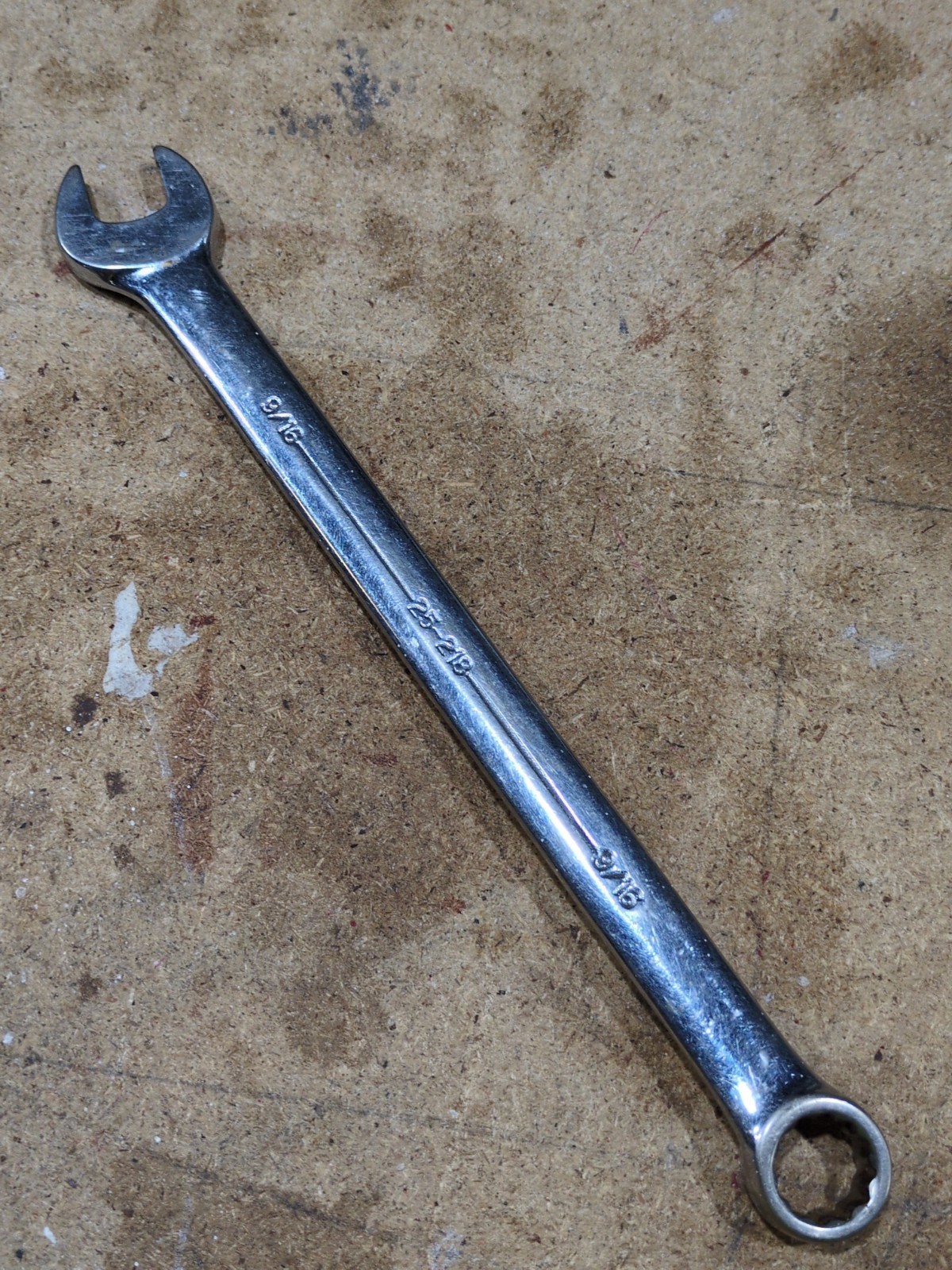 Armstrong 25-218 9/16-in Long SAE Combination Wrench Tool 12 Point Made in USA