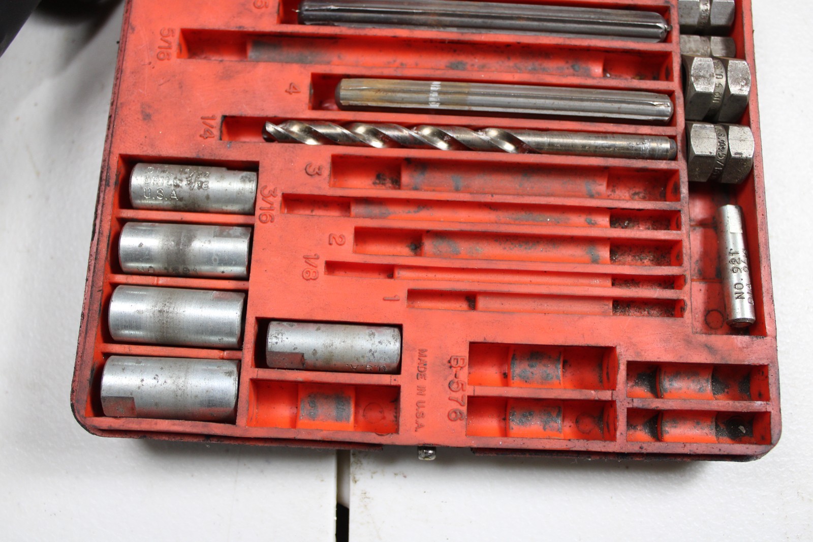 Vintage Blue Point Snap-On Screw Extractor Set No. E-1020 Complete in Case