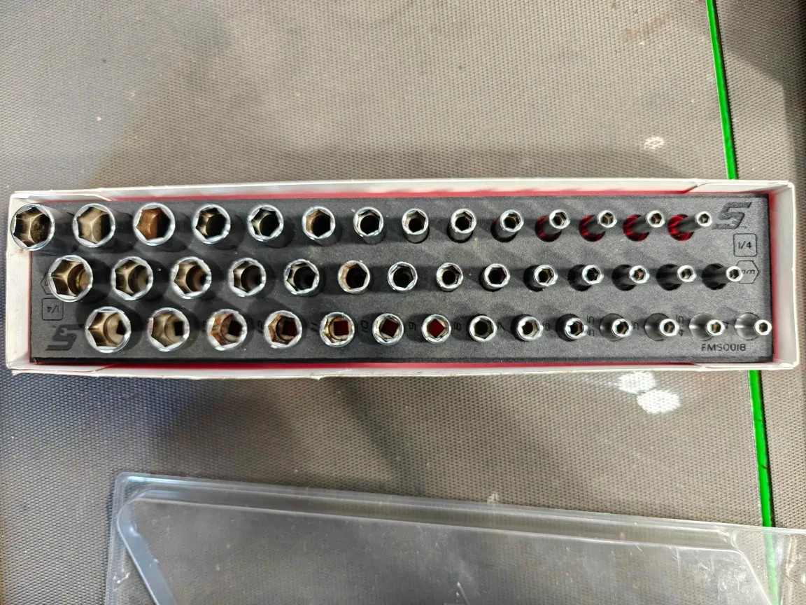 Snap-on 142STMMSYFR1 42pc 1/4″ Drive Metric Socket Set Complete Foam Tray
