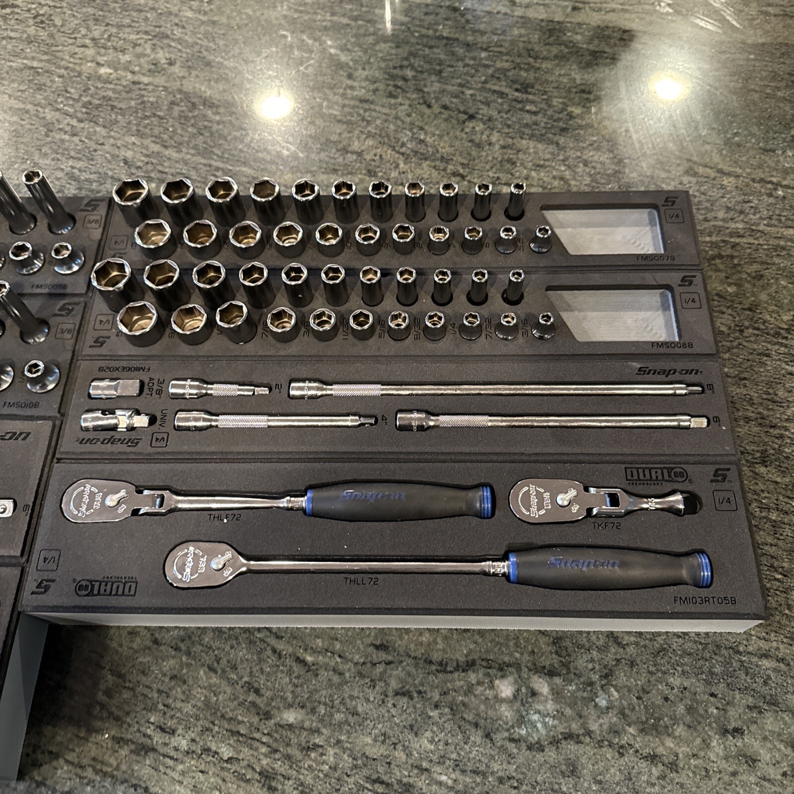Snap-on 106 pc 3/8” & 1/4” sae & metric with extensions and ratchets