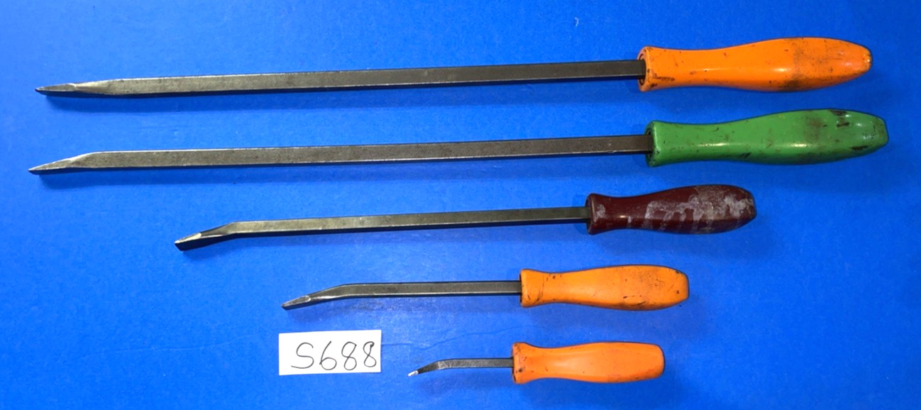 MATCO TOOLS 4 PIECE PRY BAR SET 6 TO 24 IN + LARGE SCREWDRIVER STYLE PRY BAR