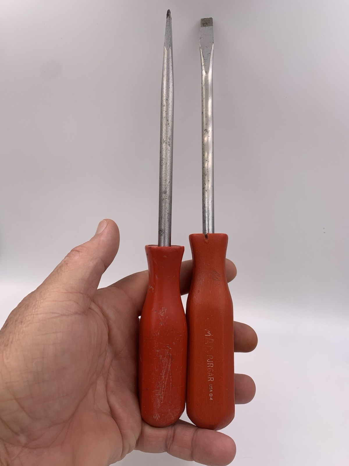 MAC TOOLS 2pc SCREWDRIVERS -RED- HARD HANDLES *USA* #PJR6AR, and #PJR6A