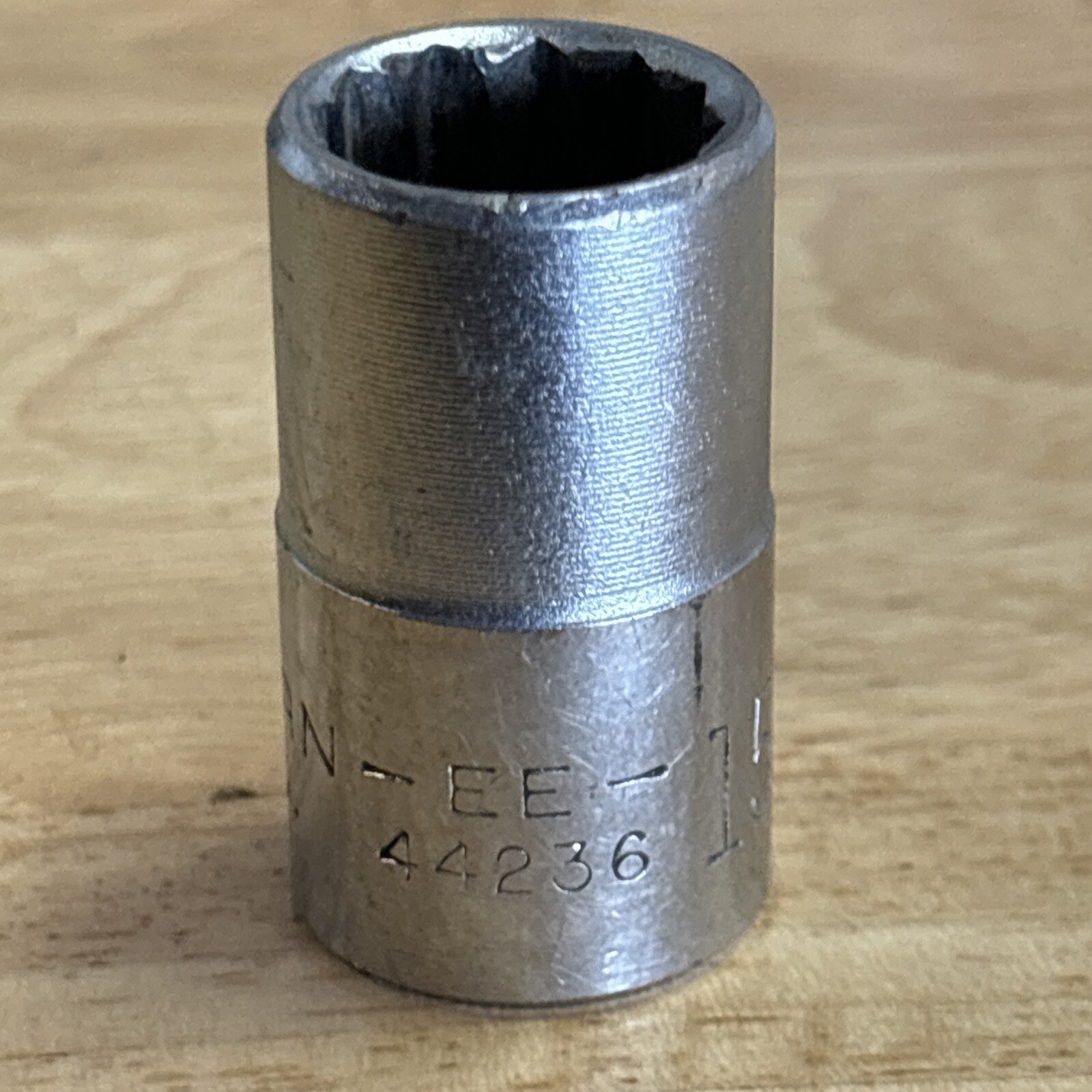 Craftsman 15mm Shallow Socket 1/2″ Drive 12 Point EE 44236 USA
