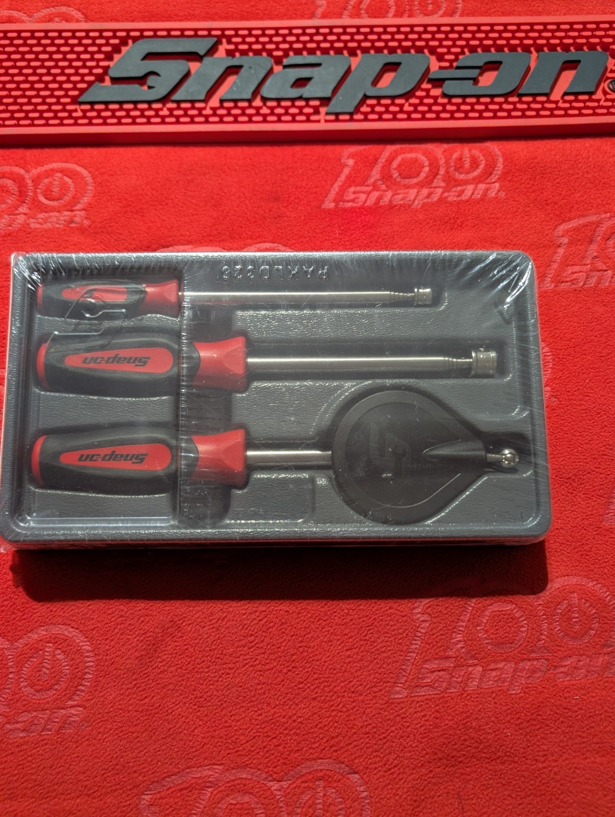 Snap-on BRAND NEW RED 3pc Telescoping Magnetic Pick Up Tool Set #PTM30