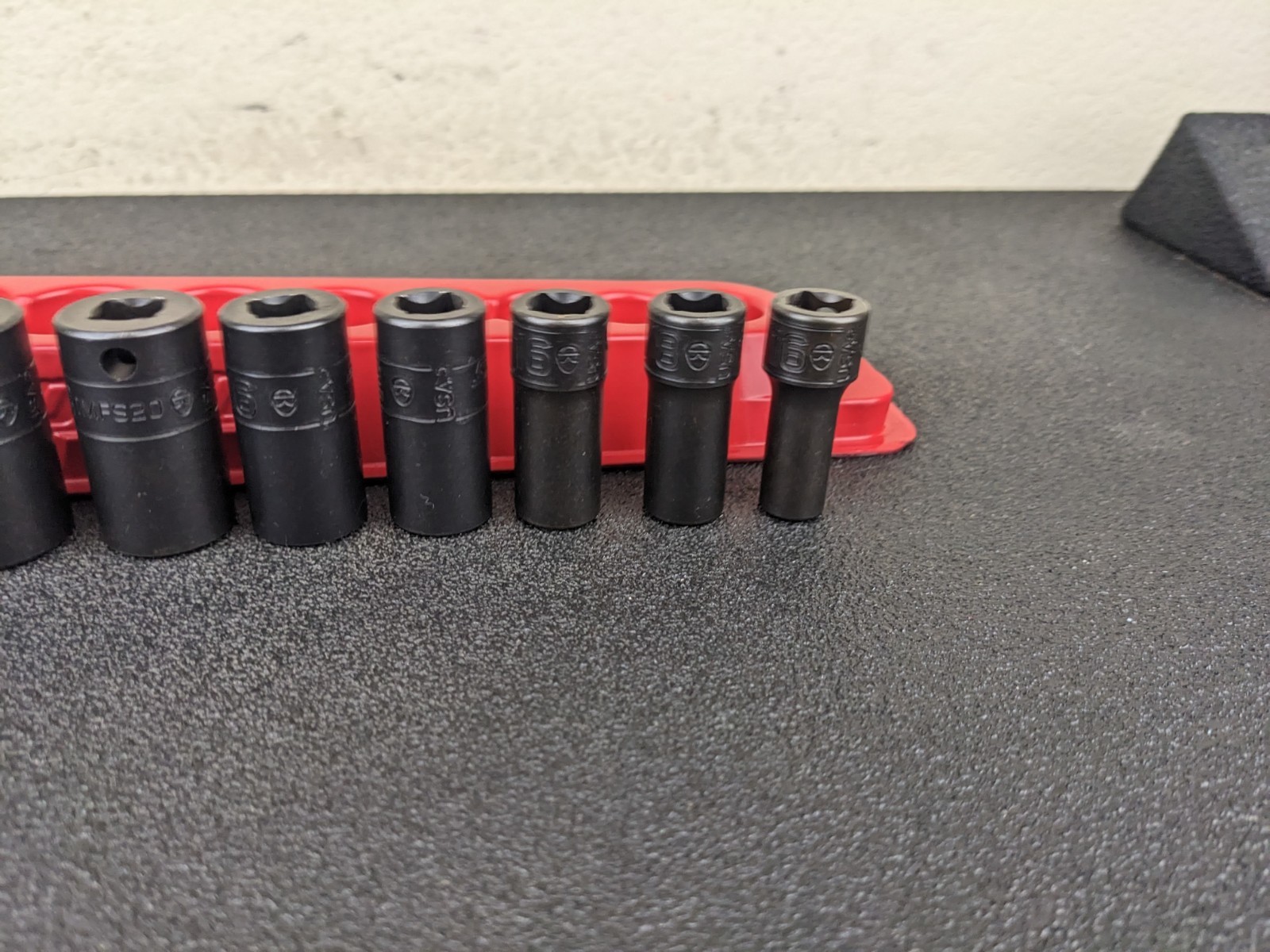 #bo717 Snap-on 210IMFSYA 5/16″-7/8″ 3/8″ Drive 6pt Semi-Deep Impact Socket Set