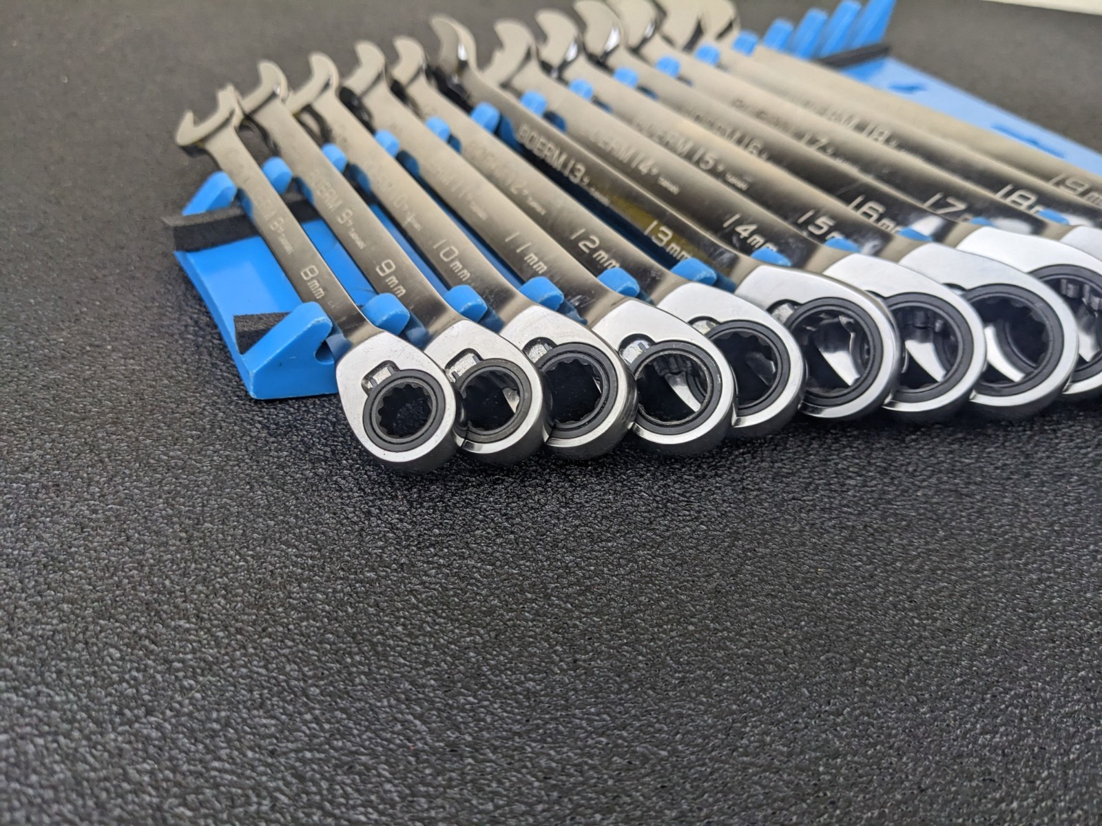 #bo678 Blue Point BOERM712 12 Pc Metric Reversible Ratcheting Wrench Set 8-19mm