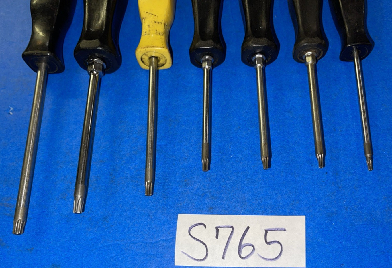 SNAP-ON TOOLS 7 PIECE TORX SCREWDRIVER SET BLACK & YELLOW HANDLE T8-T30