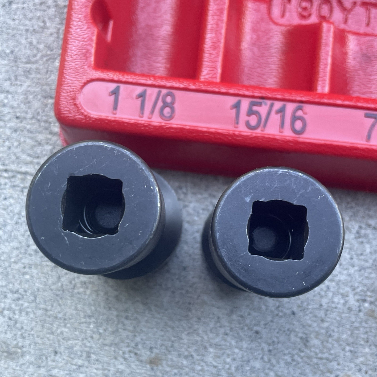 Snap On 1/2″ Drive Wobble Sockets SAE 9/16 to 1 1/8 Inch Set 3071PLY–Missing 1