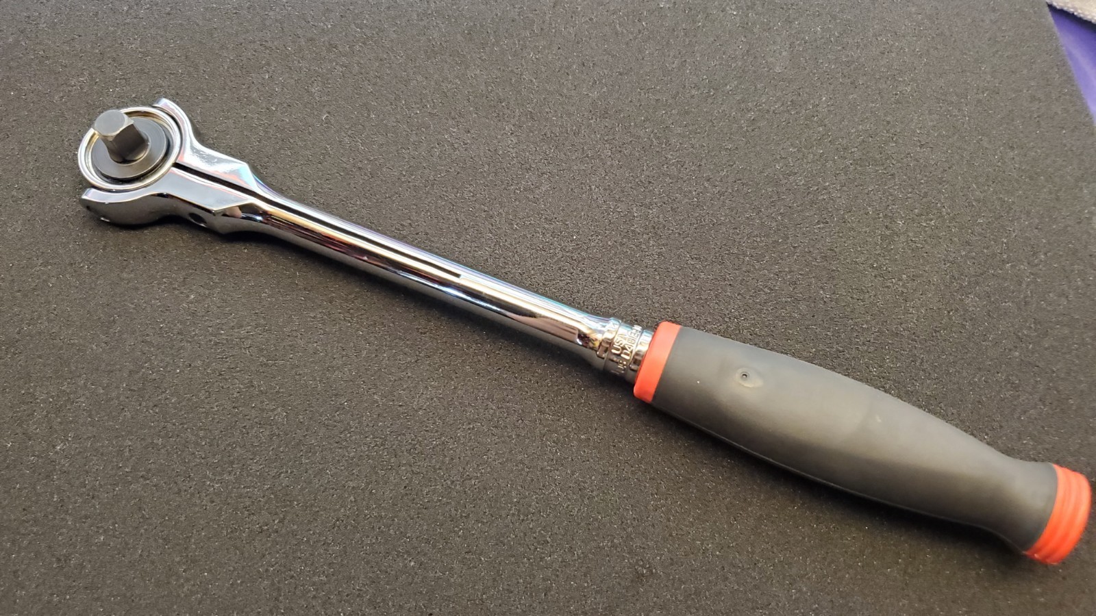 Snap On Tools NEW FHNF100 3/8″ Drive Red Soft Grip Round Swivel Head Ratchet USA