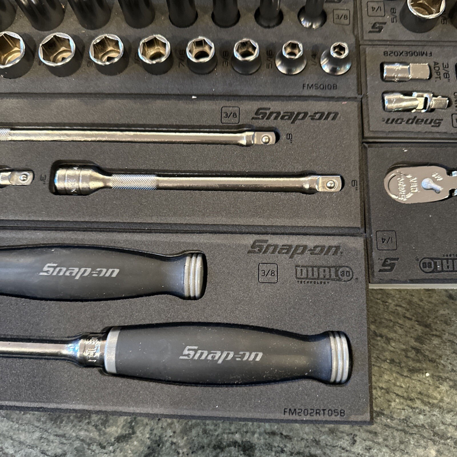 Snap-on 106 pc 3/8” & 1/4” dark titanium sae metric foam tool set