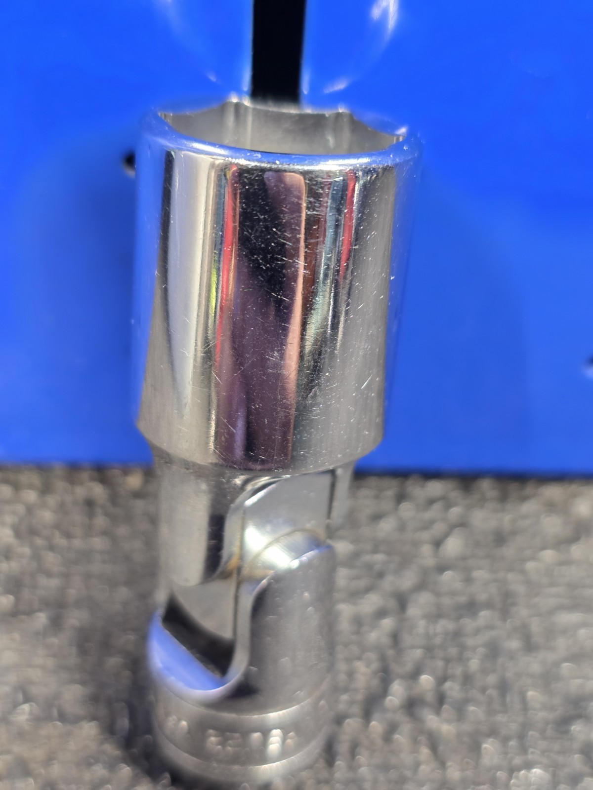 Snap-on Tools FSU22 11/16″ SAE 6-Point Deep Chrome Universal Swivel Socket USA