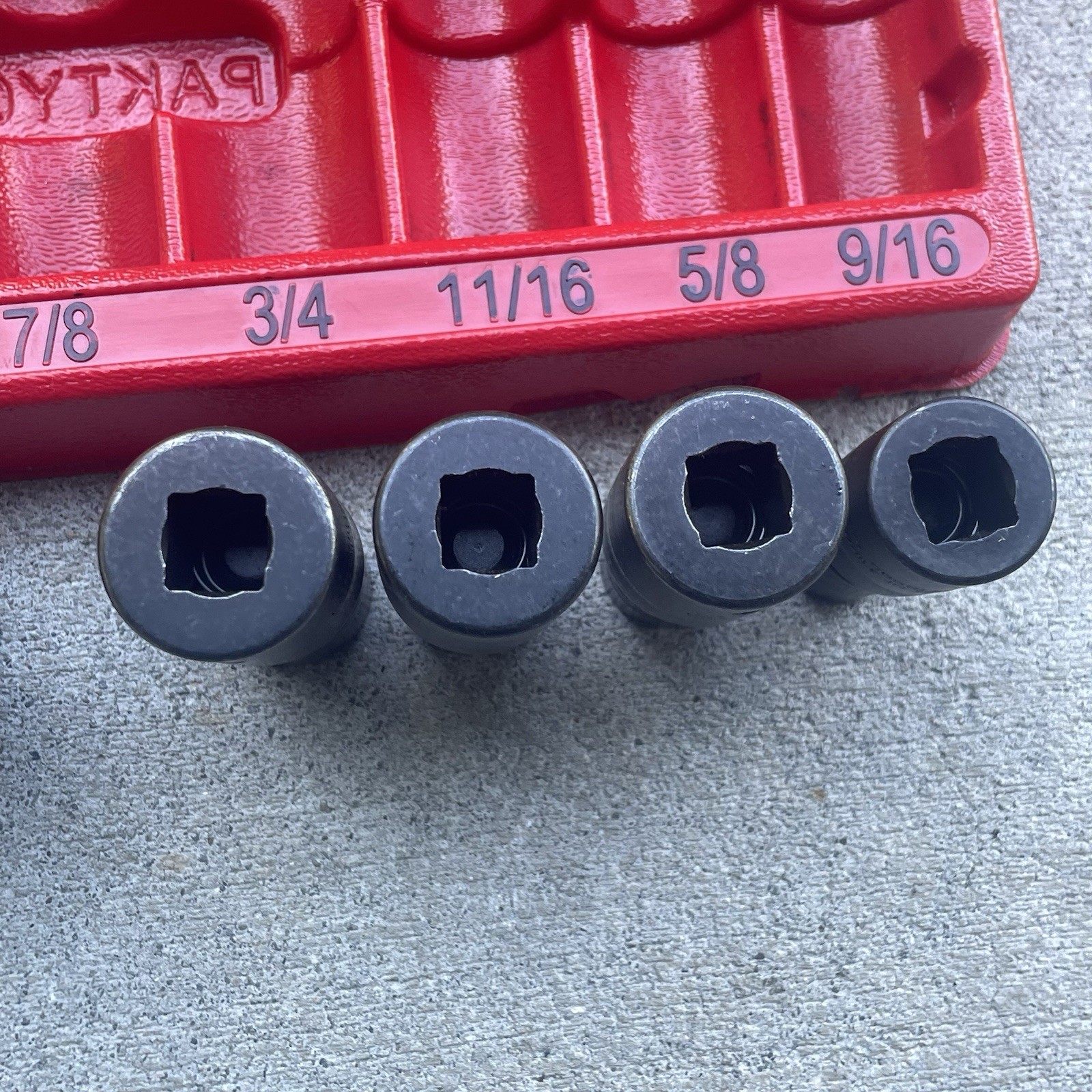 Snap On 1/2″ Drive Wobble Sockets SAE 9/16 to 1 1/8 Inch Set 3071PLY–Missing 1