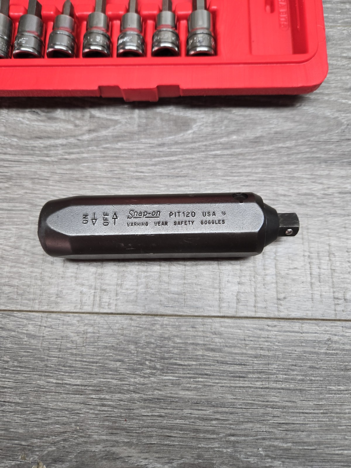 Snap On PIT-120 3/8 Drive Impact Driver With 7 Bits Nice Condition