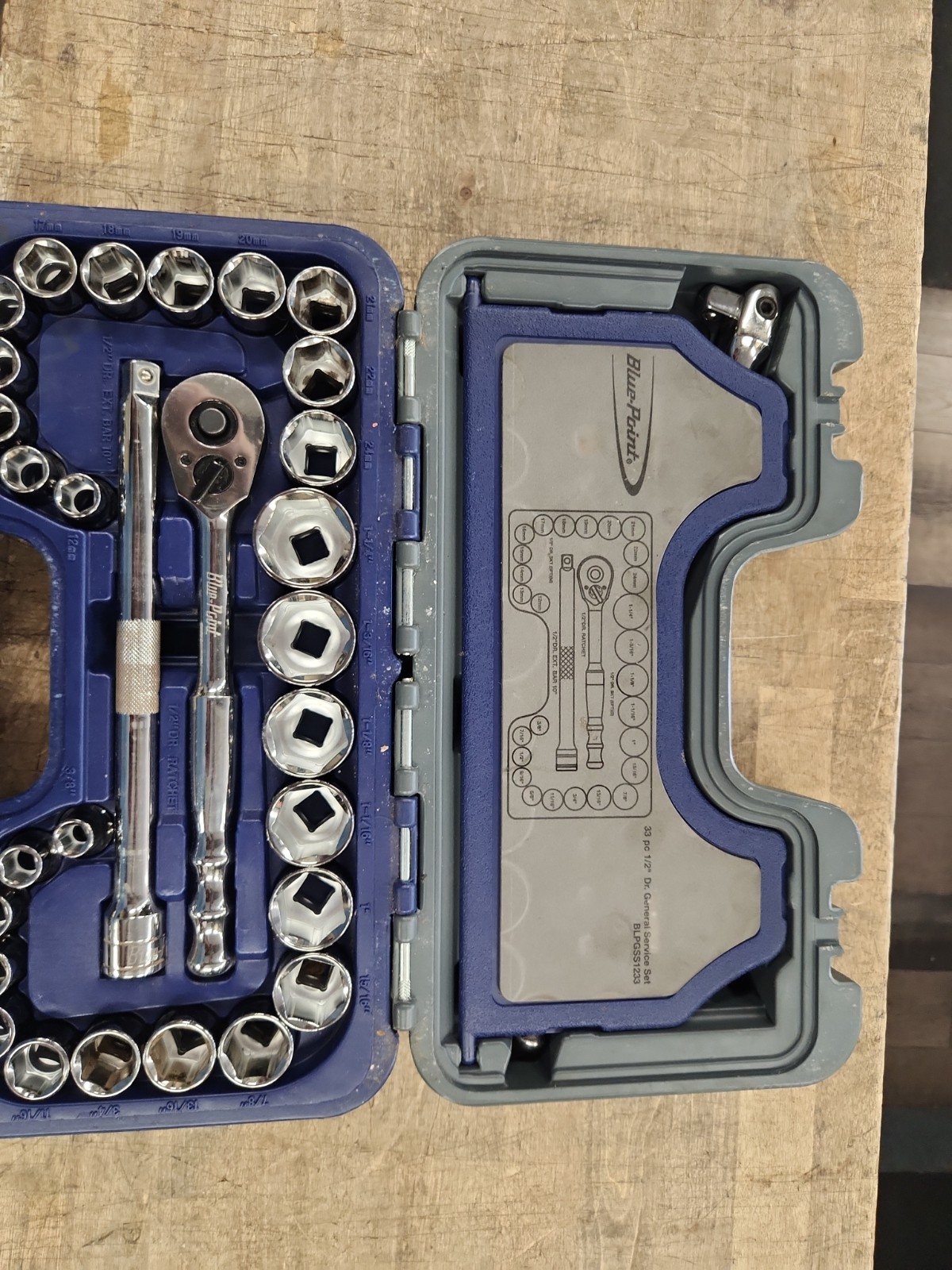 Blue Point 1/2″ Drive SAE/Metric Socket Set BLPGSS1233: