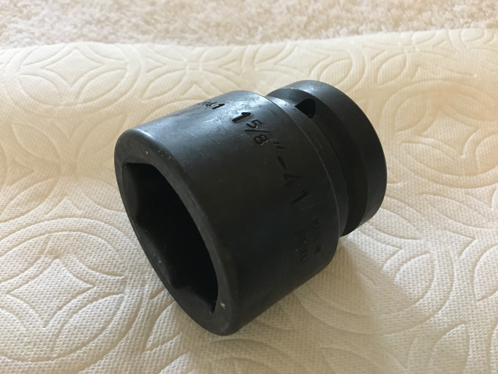 OZAT 1626M41 – 1″ Drive – 6 Point 1-5/8″-41mm Short Impact Socket Black