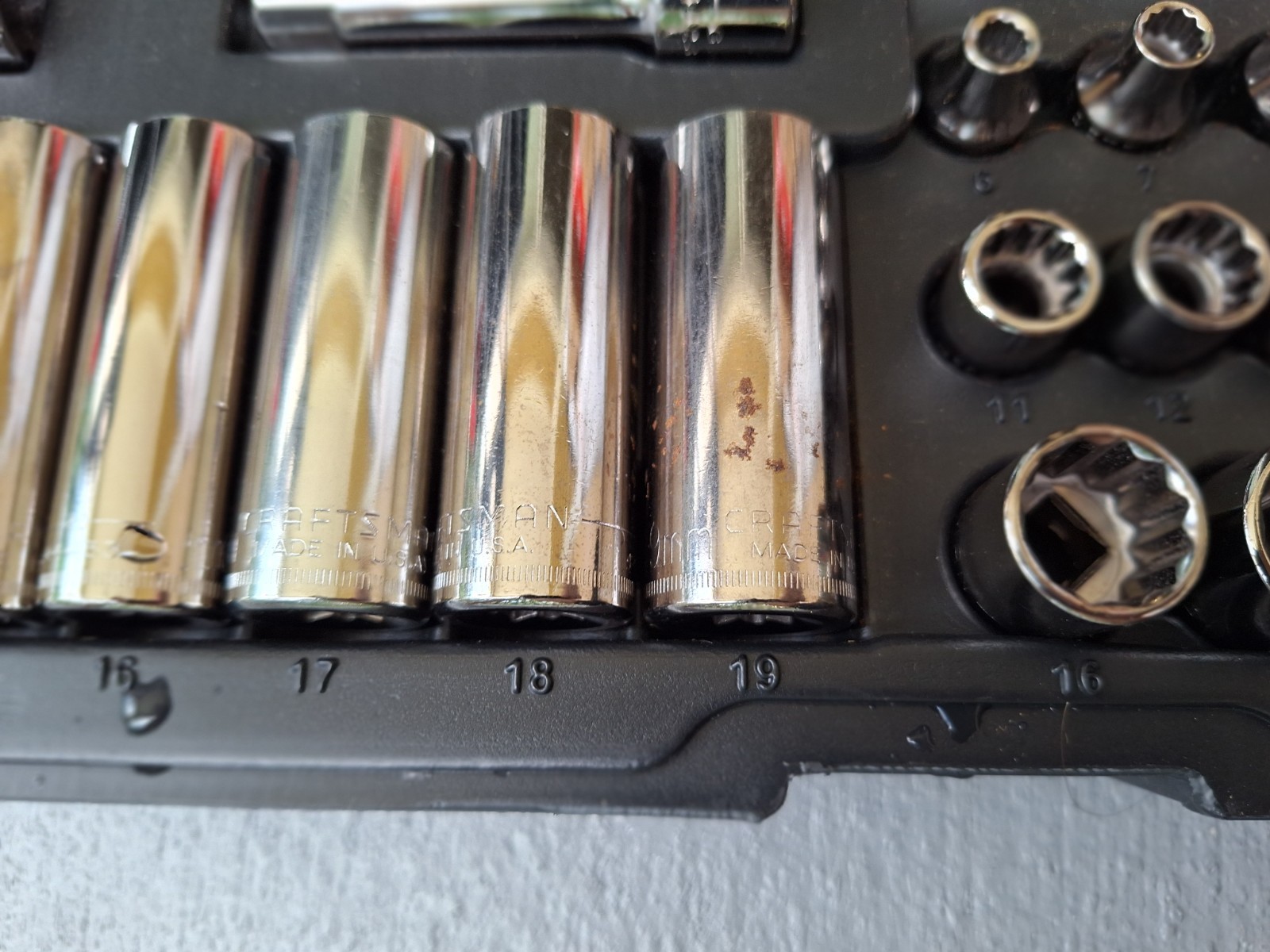 JGI DADOS 56-Pc 3/8″ Drive SAE/Metric 6 pt Standard & Deep Socket Set (DETAILS )