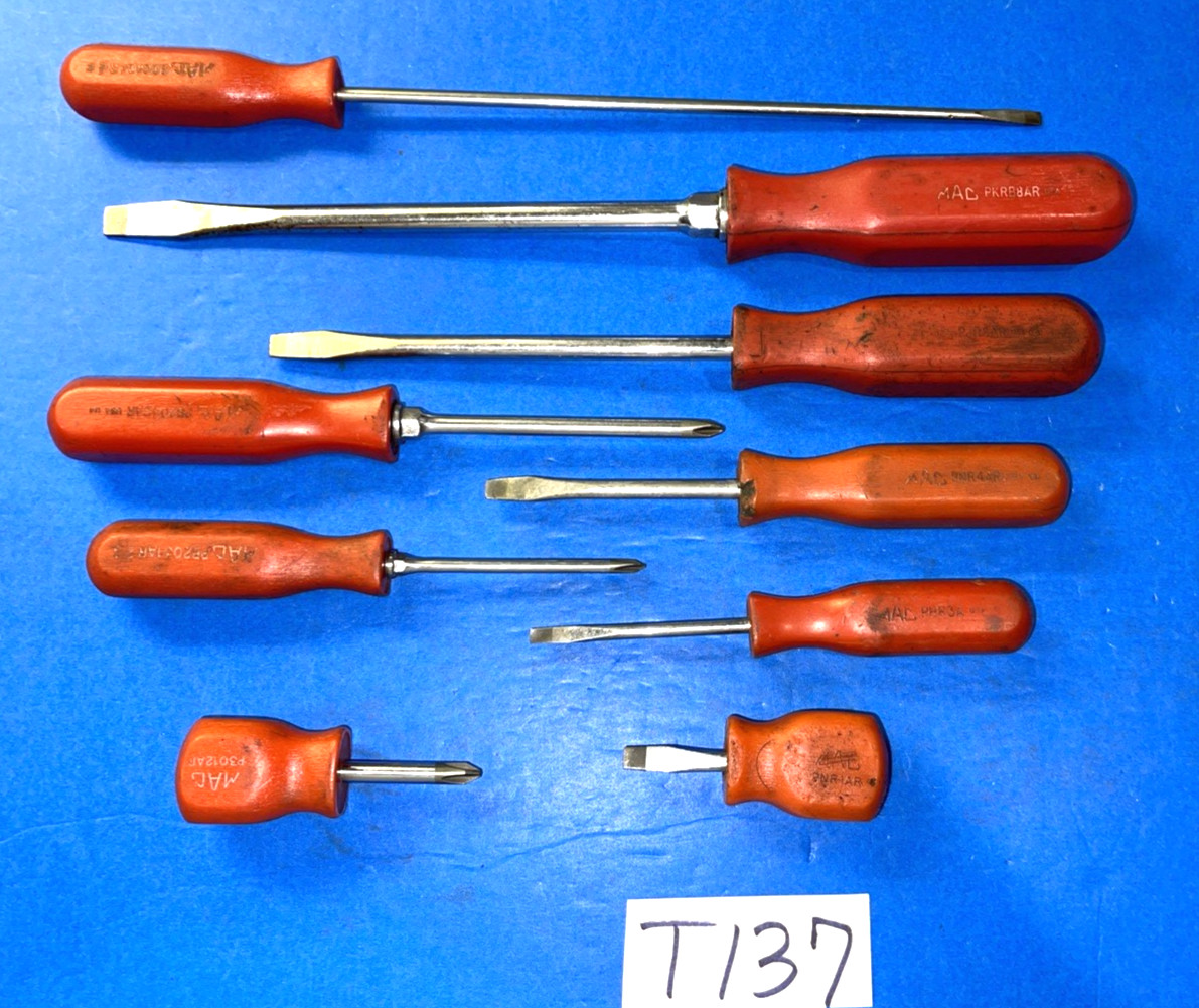 MAC TOOLS VINTAGE 9 PIECE ASSORTED RED HARD HANDLE SCREWDRIVER SET