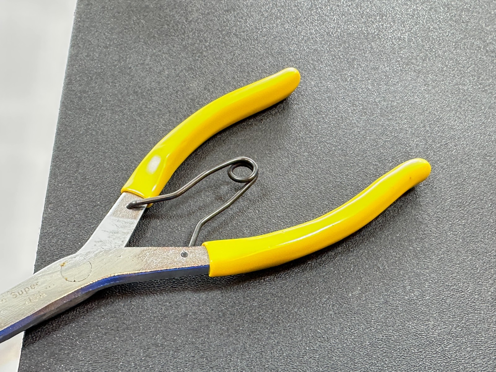 Indestro Tools USA Super 2132 YELLOW GRIP (Rare) Snap-Ring Pliers NEW Old Stock