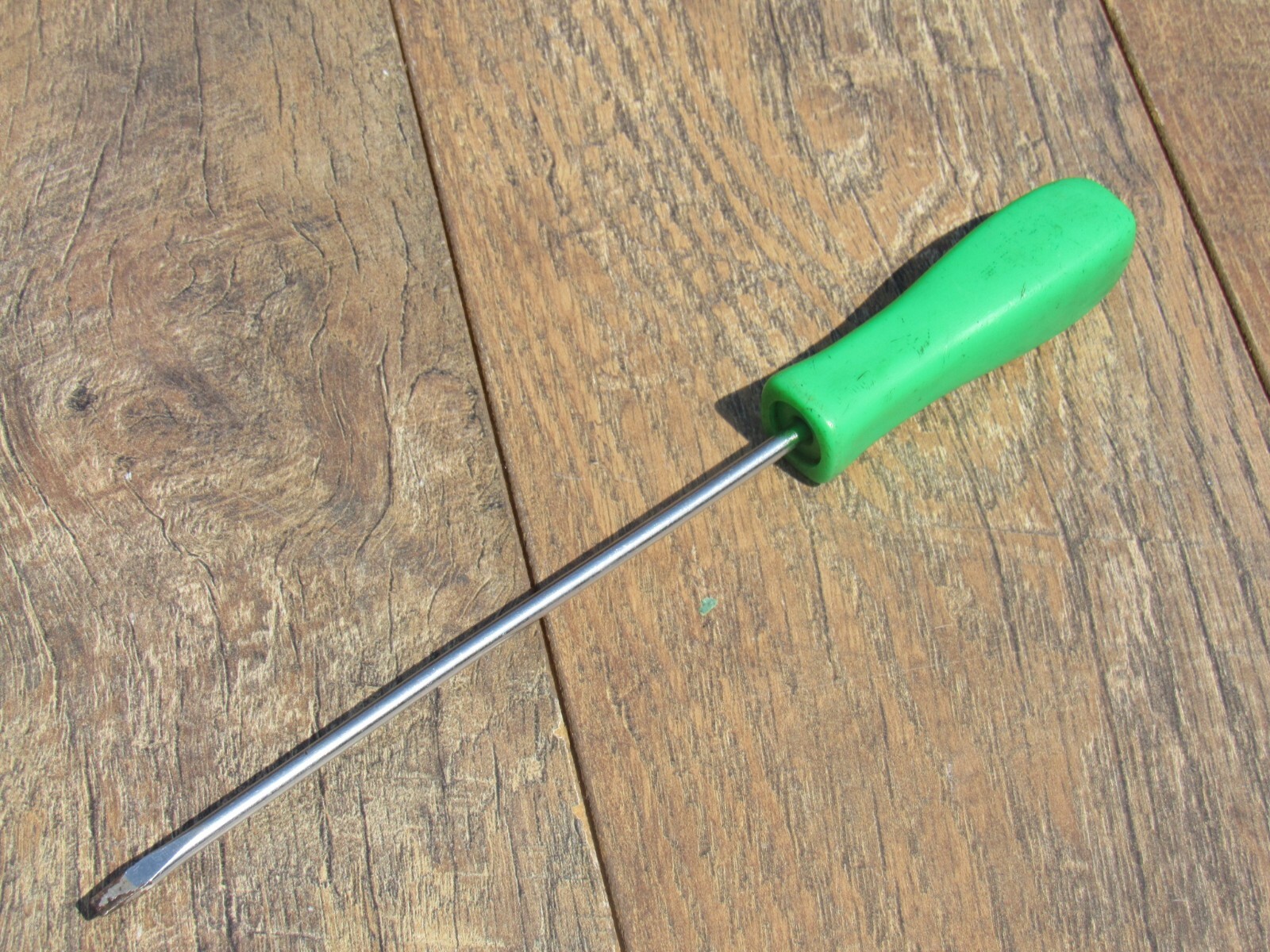 MATCO FLAT TIP STRAGHT 6 3/4″ BLADE SLOTED GREEN HANDLE SCREWDRIVER 10 1/4″ OAL
