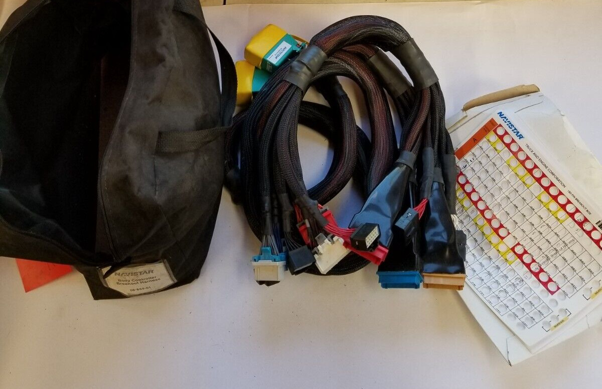 * International NAVISTAR 08-854-01 Gen 4 Breakout Harness with Overlay