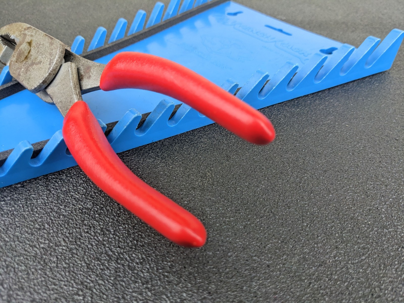 #bo643 Snap-on Tools HL138ACP8″ High Leverage Combination Pliers Cutters Red USA