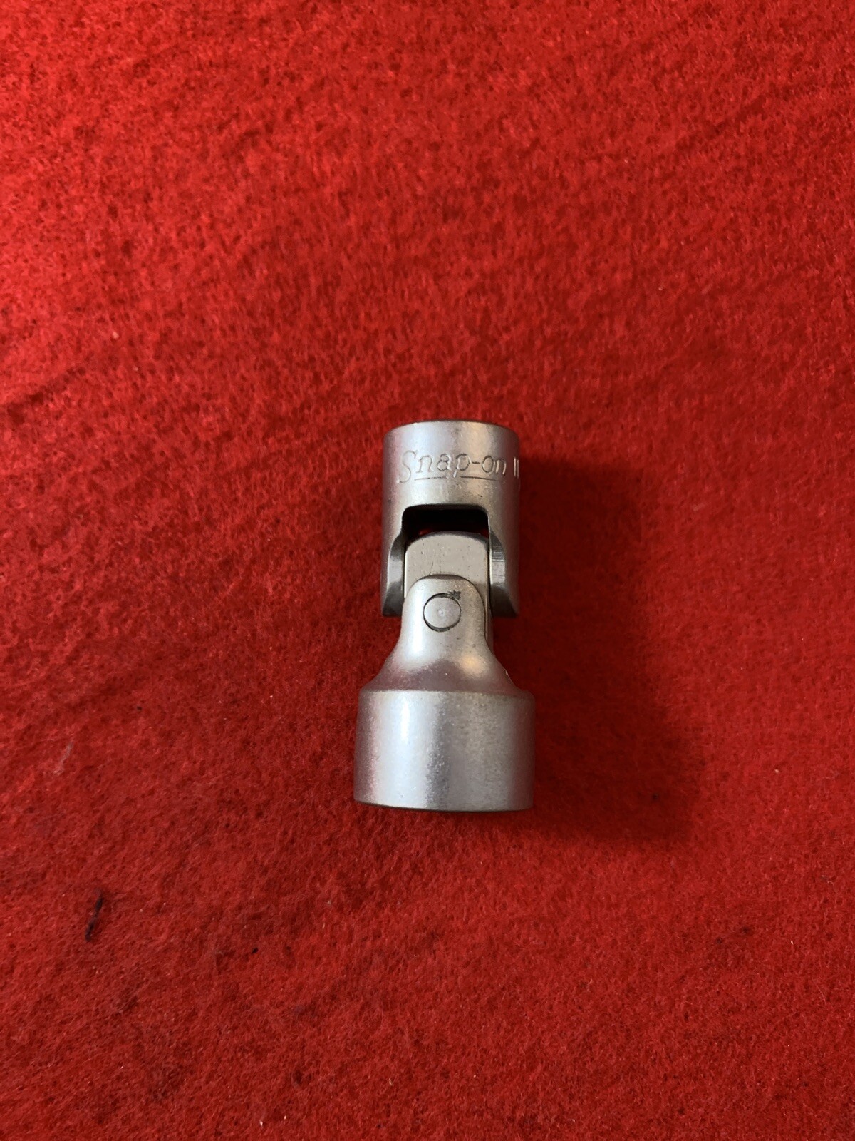 Snap On FVU22 Universal 11/16″ SAE 12 Point Swivel Socket (F8)