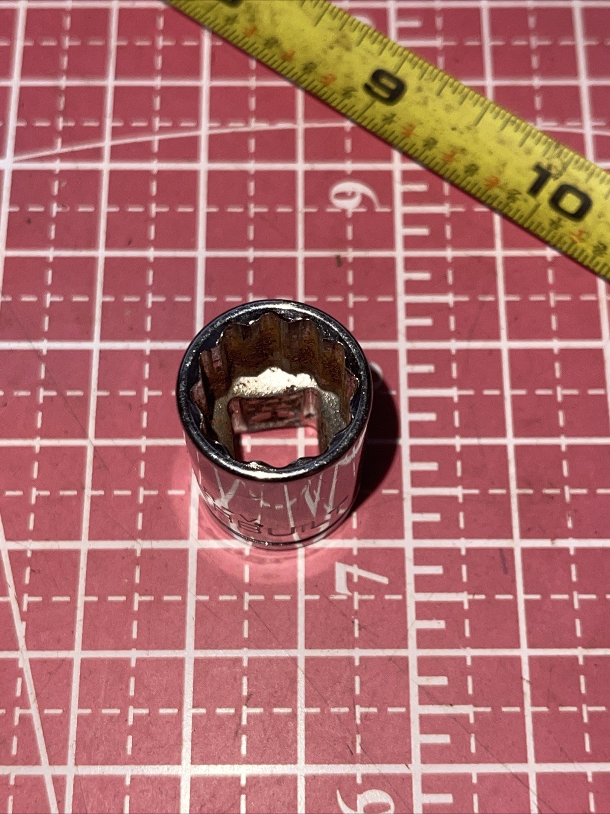 Powerbuilt 9/16 In SAE 3/8 Drive 12 Point Socket 9/16” 3/8” Nice
