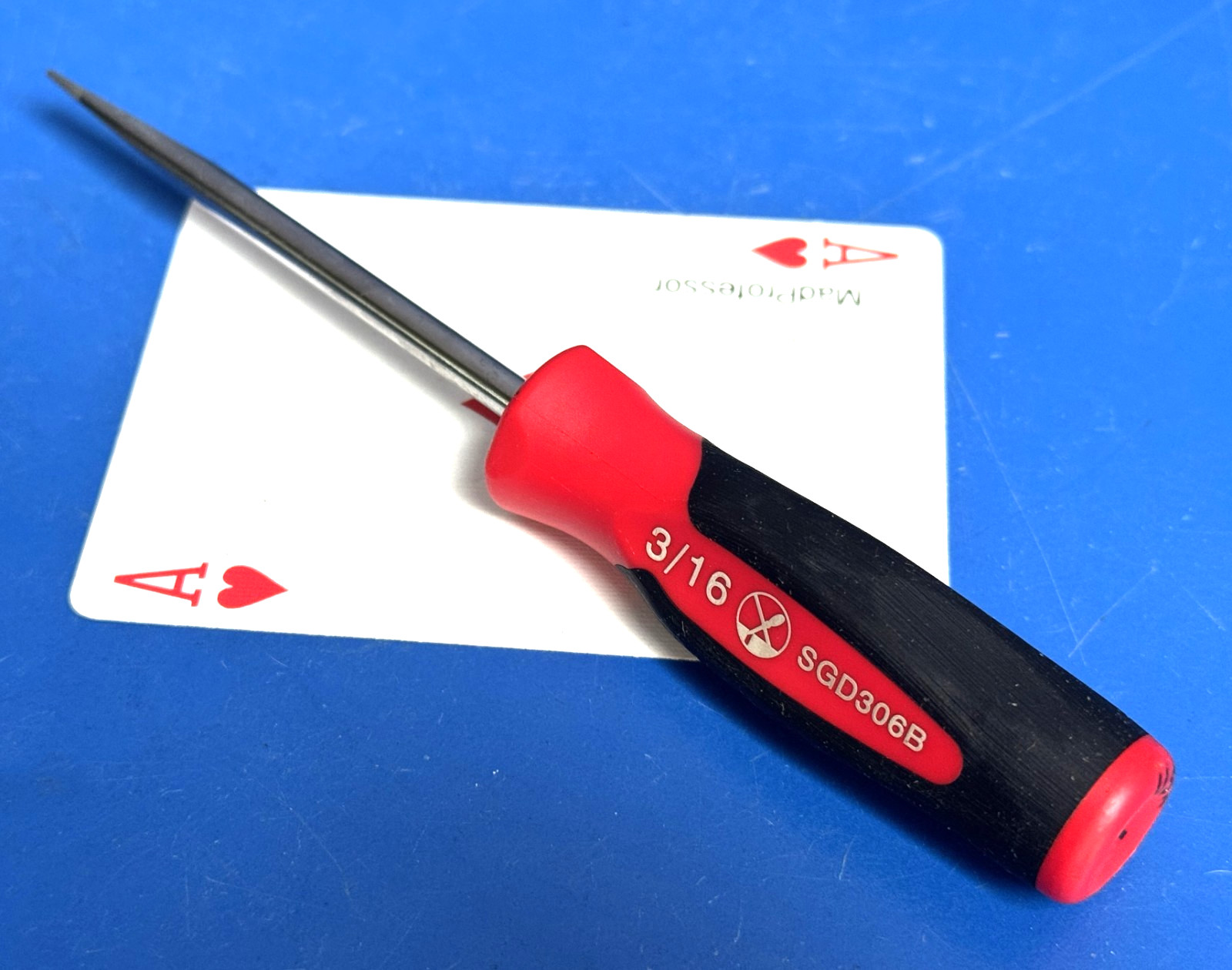 Snap-on Instinct Red Soft Grip Mini-tip 3/16″ Flat Tip Screwdriver SGD306B NEW