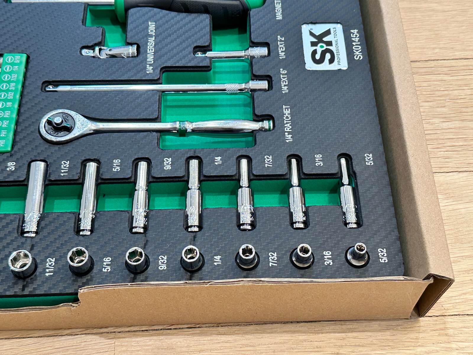 NEW SK Professional Tools 101pc 1/4 Drive SAE Metric Service Socket Bit Set FOAM