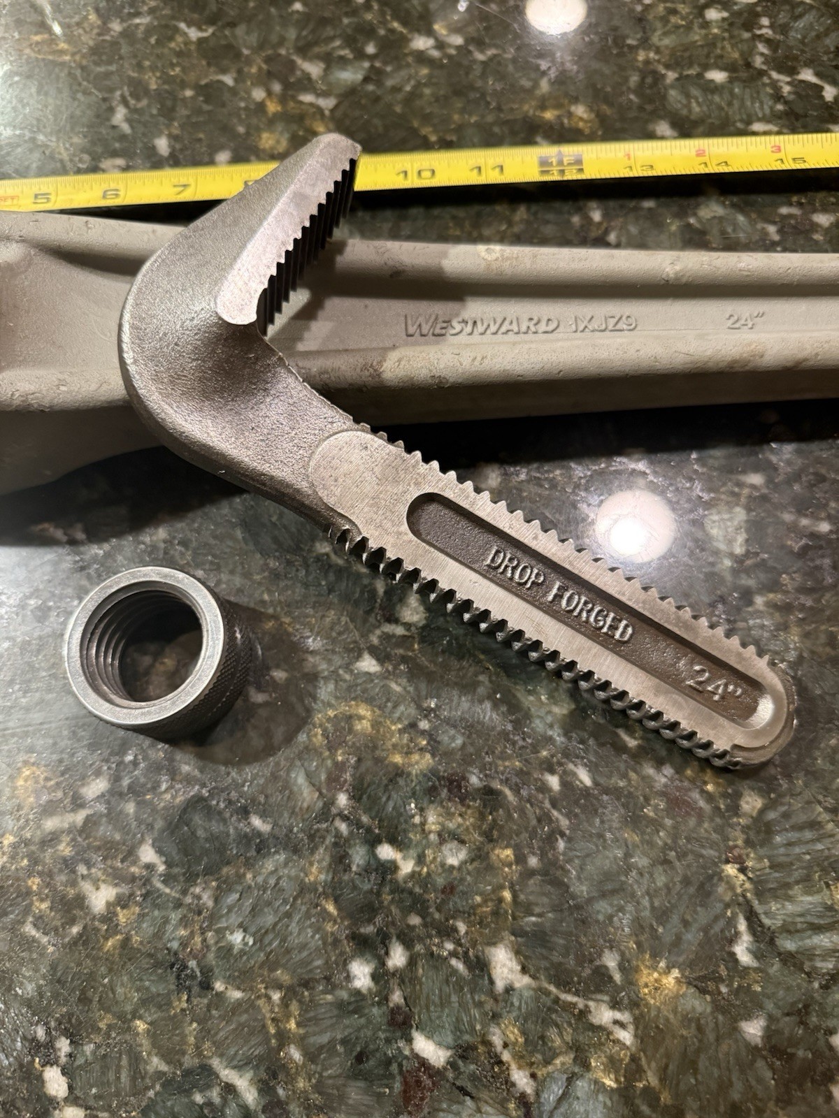 WESTWARD 1XJZ9 24” Aluminum Heavy Duty Pipe Wrench I Beam 3” Serrated Jaw Offset